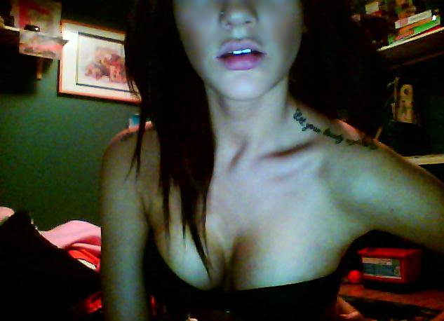 salope nue pour webcam 02