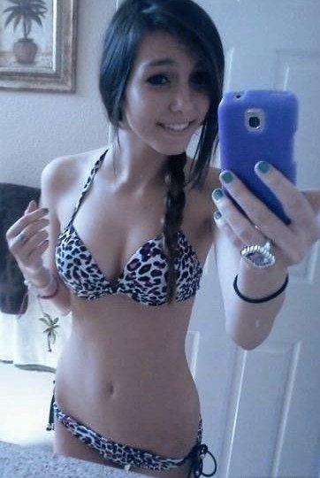 salope nue pour webcam 06